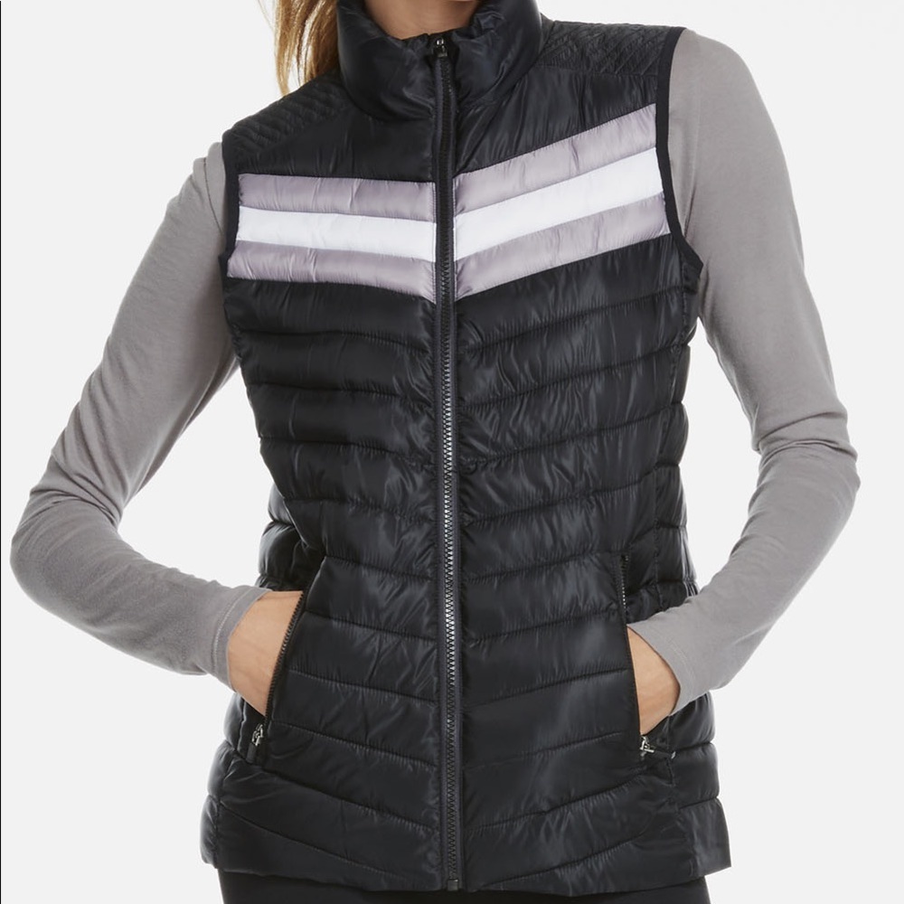 Fabletics lightweight puffer vest. L